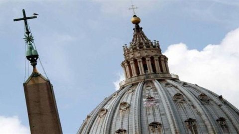 Imu alla Chiesa, arriva sì di Bruxelles: la legge Monti non è aiuto di Stato, ma niente arretrati