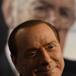 Berlusconi schwankt zunehmend: Heute greift er Monti an