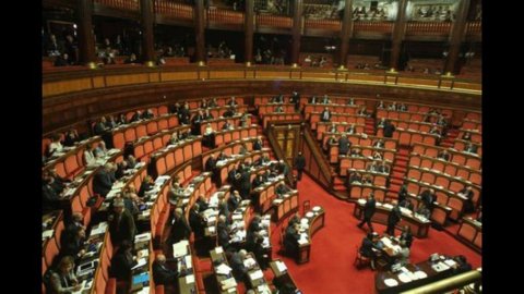 Elections, the Senate approves the signature decree