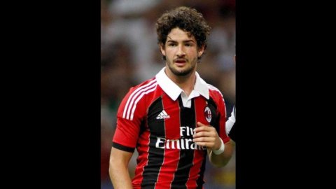 Pato è ormai un giocatore del Corinthians: per sostituirlo il Milan pensa a Destro