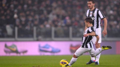 SERIE A CHAMPIONSHIP - Poker Juventus melawan Catania: 4 banding 0