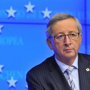 Crisis, Juncker: "Kami membutuhkan upah minimum bersama di Zona Euro"