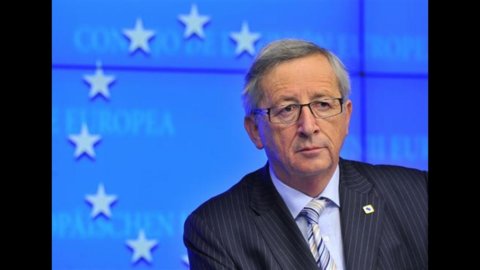 Crisis, Juncker: "Necesitamos un salario mínimo común en la Eurozona"
