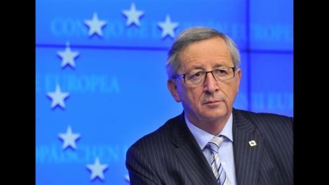 Crisi, Juncker: “Serve salario minimo comune in Eurozona”