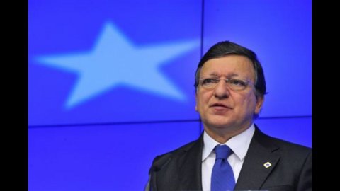 Barroso melawan Berlusconi: "Tuduhan tidak adil terhadap UE"