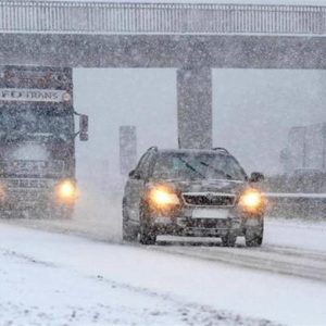 Meteo, arriva il fronte di aria gelida: temperature giù e neve in tutta Italia, anche in pianura