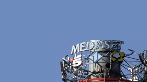 A Piazza Affari sprofonda Mediaset (-9,45%) ma corrono le banche
