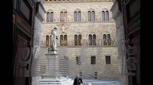 La sede del Monte dei Paschi di Siena il girno dell'assemblea sul nuovo Cda