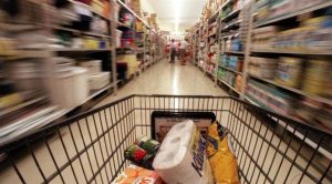Carrello della spesa al supermercato