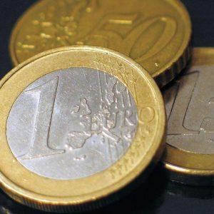 Spread-urile, Btp și euro la minime și puțin timp de respirație pe bursă după raliu