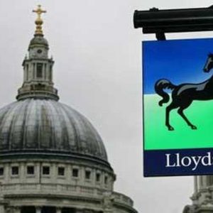 Lloyds Banking Group, perdite dimezzate nel 2012