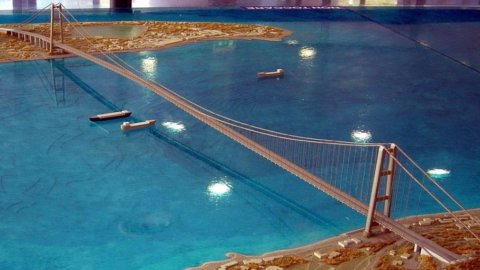 Мессинский мост, до свидания: более 300 миллионов евро сгорели