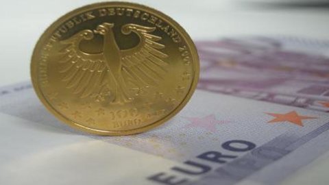 Deutschland, die erste Anti-Euro-Partei wird geboren