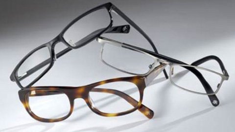 Borsa: Safilo corre su promozione Moody’s
