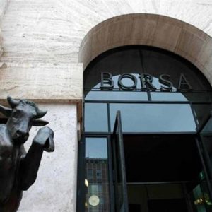 În februarie, Ftse Mib își dublează volatilitatea: iată cine urcă și cine coboară pe lista de prețuri din Milano