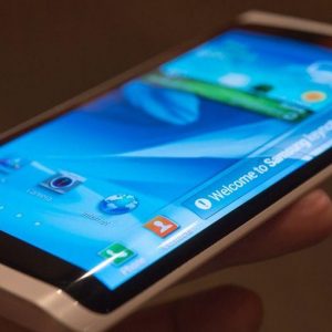 Smartphones, longe de ultrapassar a Samsung: a Apple está de volta à liderança graças ao iPhone 5. Mas em 2013…