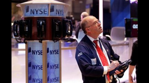 Wall Street, Dow Jones record: over 14.500