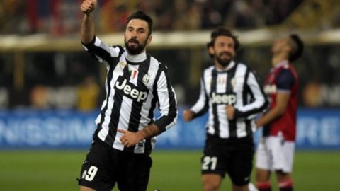 A Juve também venceu o Bologna por 2 a 0