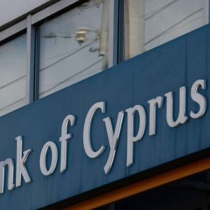 Euro e banche pagano il no di Cipro al prelievo sui conti correnti. Ma Milano stamani rimbalza