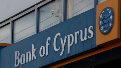Cipro vuole salvare dal prelievo forzoso i depositi fino a 20 mila euro