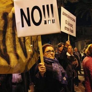 Cipro boccia il prelievo sui depositi: a rischio il prestito dell’Europa