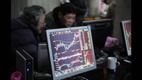 Mercati volatili dopo il no di Cipro al prelievo ma la Borsa rialza la testa: Milano +0,8% in avvio