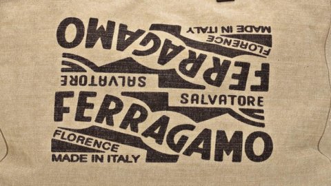 Ferragamo: utili +7% nel 2015, dividendo a 0,46 euro