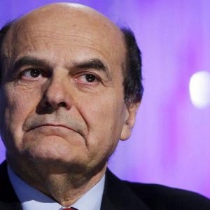 Bersani, Italia nu merită un guvern mic