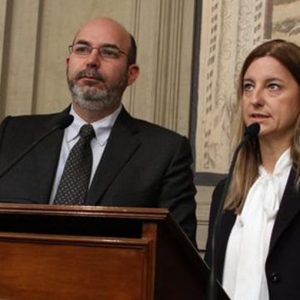 Movimento 5 Stelle a Bersani: “No alla fiducia, no all’appoggio esterno, non usciremo dall’Aula”