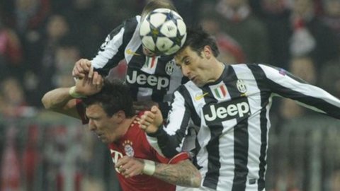 CHAMPIONS LEAGUE – Mittelmäßiges Juve, Bayern dominiert und schlägt sie aus: 2:0