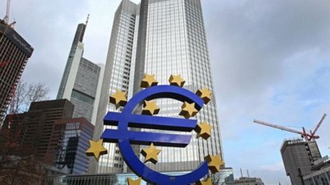 Bce, tassi confermati al minimo storico: 0,75%