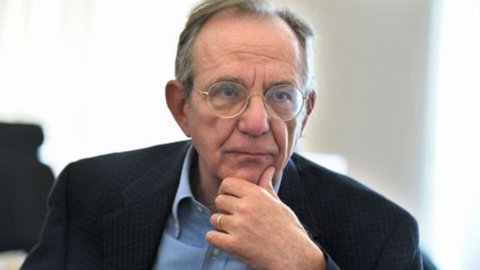 Padoan a Draghi: “I tassi andavano già tagliati”