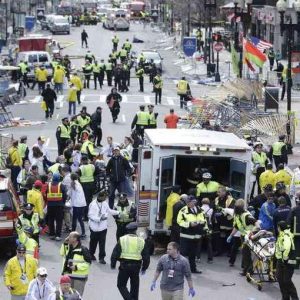波士顿大屠杀，联邦调查局正在考虑的两个假设：圣战和内部恐怖主义