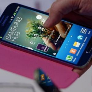 Samsung: 10 миллионов Galaxy S4 продано за месяц, и Apple становится ближе