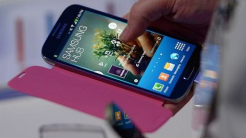 Samsung: 10 milhões de Galaxy S4 vendidos em um mês, e a Apple está cada vez mais perto