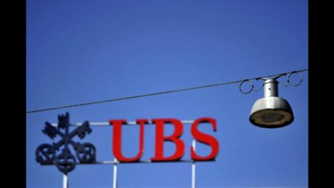 UBS প্রথম ত্রৈমাসিকে মুনাফায় ফিরে এসেছে