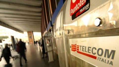 Borsa: realizzi su Telecom dopo la mossa di Telefonica e l’exploit di ieri