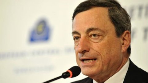 ECB ve Euro bölgesi uzmanları GSYİH tahminlerini düşürdü: 0,4'te -%2013