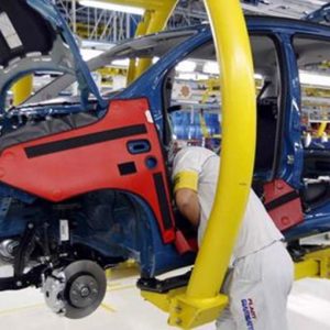 Istat, crolla l’industria: fatturato -7,6% su base annua, calo più pesante dal 2009