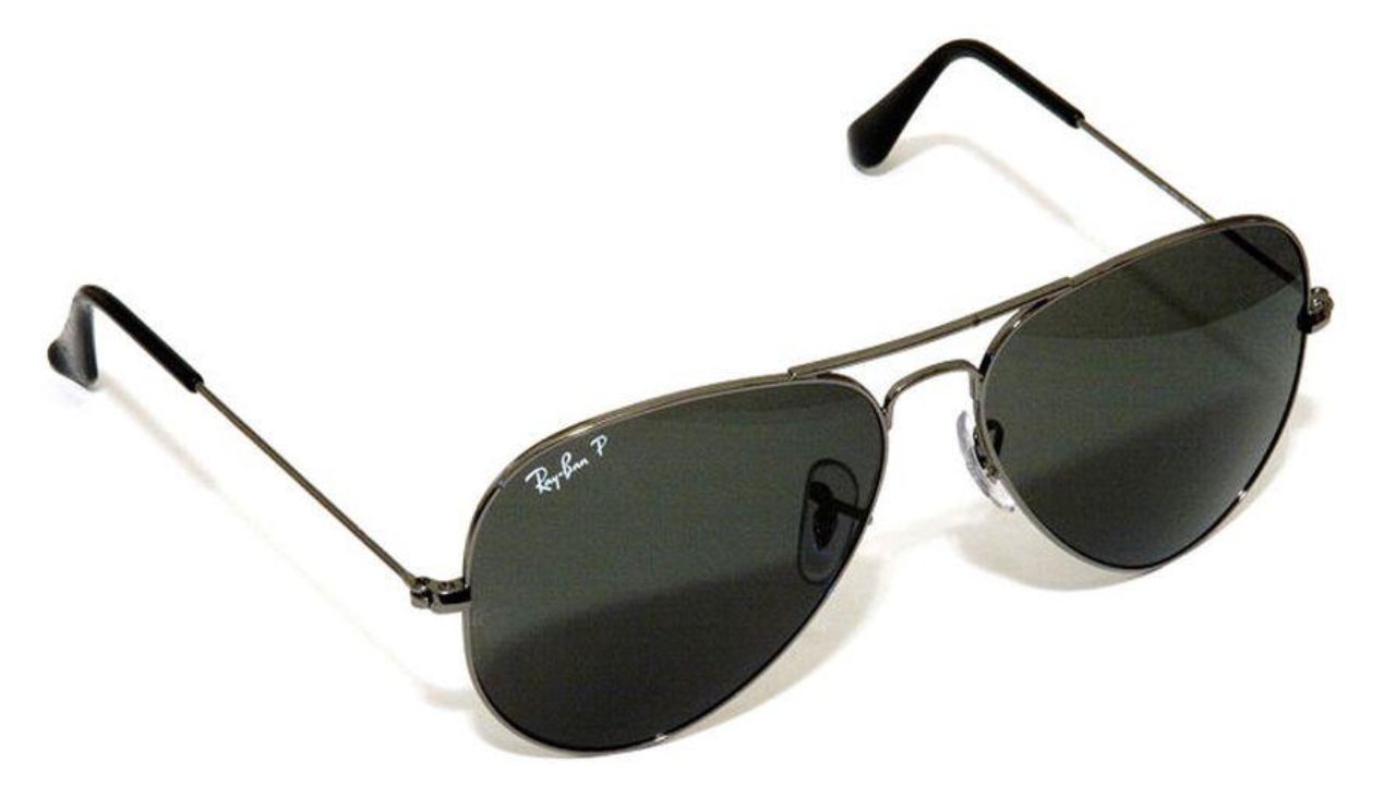 Ray Ban Antitrust oscura due siti di occhiali contraffatti