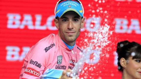 Giro: super Nibali dà spettacolo con una cronoscalata-monstre