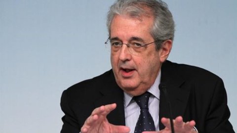 Saccomanni: conti pubblici in linea con l’obiettivo di mantenere deficit entro 2,9% Pil