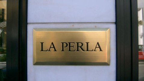 La Perla: tender for the rescue on June 4th