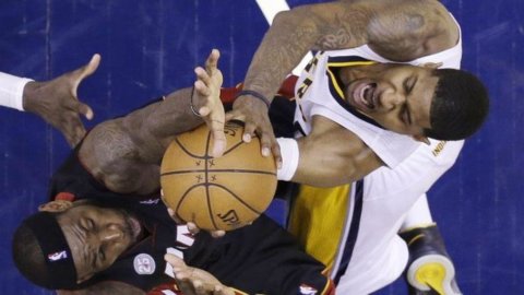 Basquetebol, esta noite o jogo entre o Miami Heat e o Indiana Pacers