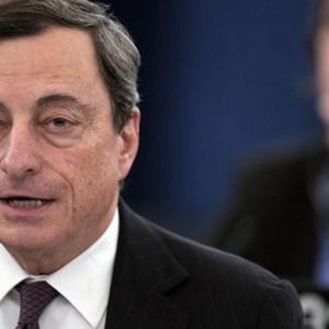 ECB ve Boe, Avro Bölgesi'ndeki mevduatlar da dahil olmak üzere oranlara dokunmuyor