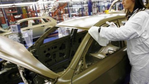 Istat : production industrielle +1,4% sur un an