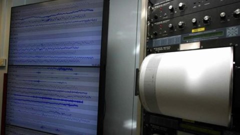 Terremoto in Lunigiana: magnitudo 5.2 scala Richter, avvertito in tutto il Nord Italia