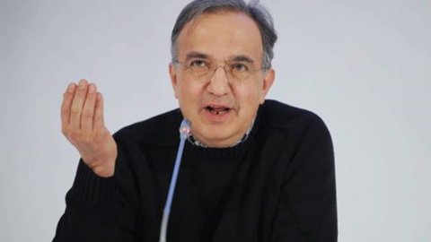 Marchionne: इटली के लिए अंतिम चेतावनी। "स्पष्ट नियम या हम अब इटली में निवेश नहीं करेंगे"