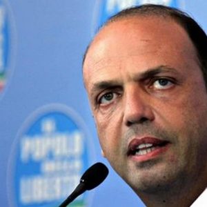 Mezzo Pd ad Alfano: vicepremier sì, Viminale no