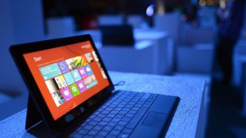 Microsoft: trimestre delude, pesano pc e tablet Surface